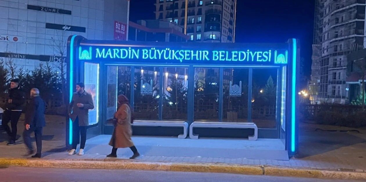 Mardin'de Güneş Enerjili Otobüs Durakları Hayata Geçiriliyor