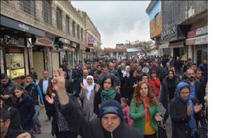 Süryaniler IŞİD&#039;i protesto etti