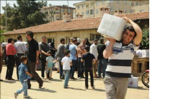 Mardin`deki Suriyeli sığınmacılara yardım