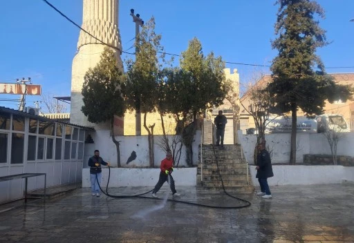 Artuklu Belediyesi, Ramazan öncesi Camilerde Temizlik Çalışması Yaptı