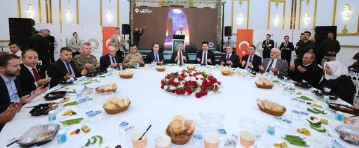 Midyat'ta iftar yemeğine 2 bin kişi katıldı